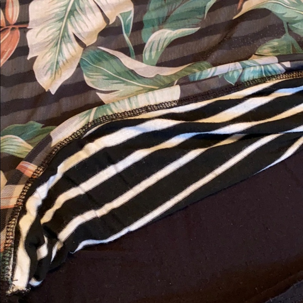 Mixed print top - Picture 8 of 8